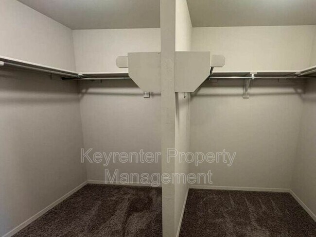 Building Photo - 1515 Chuck Wagon Dr