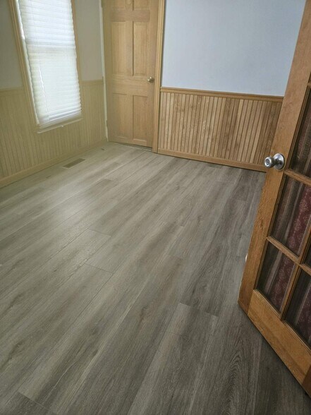 Bed 1 upstairs - 1308 Wright St