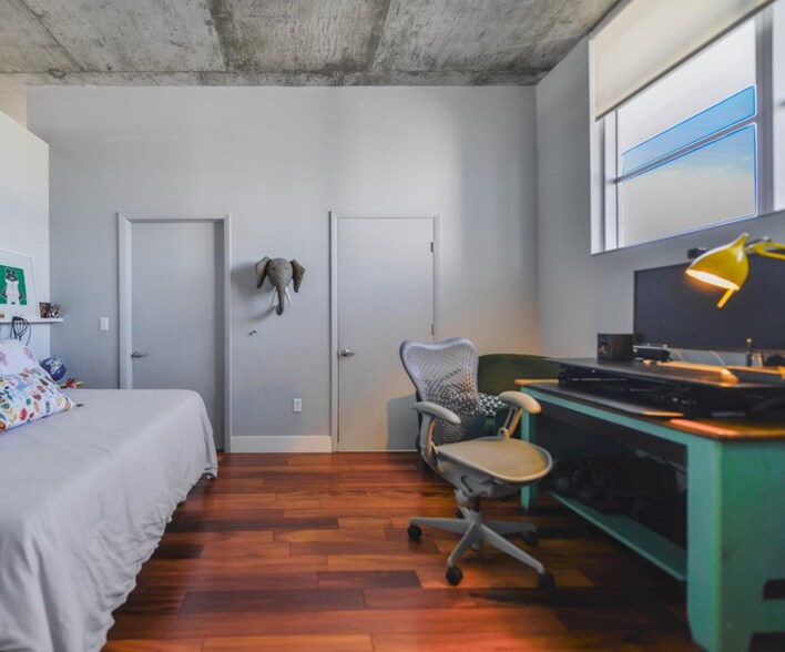 Building Photo - 7930 West Dr