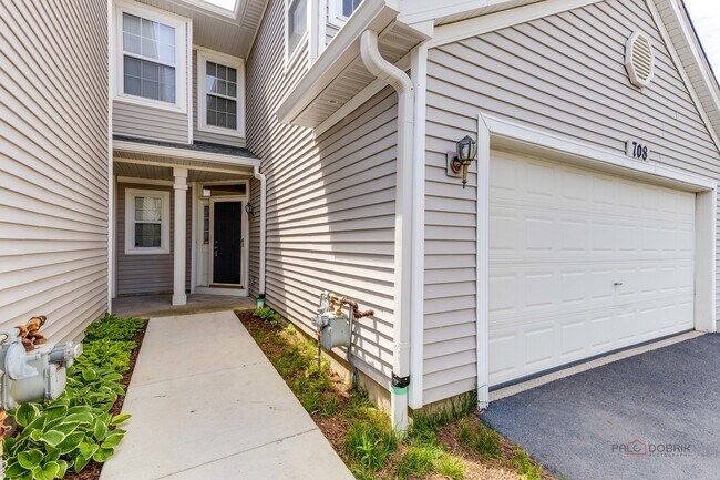 Building Photo - 708 Valley View Ct