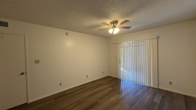 Building Photo - 12643 N 113th Ave