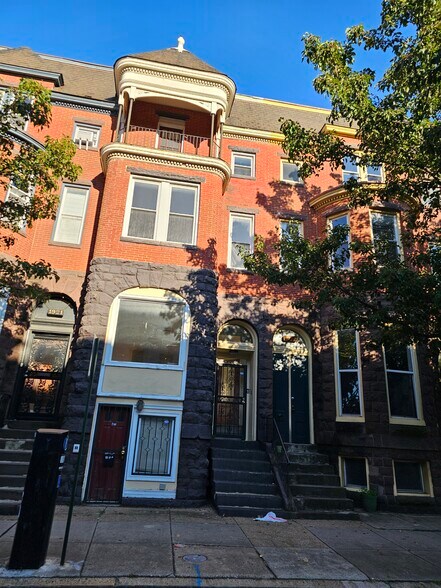 Front Facade - 1919 Saint Paul St