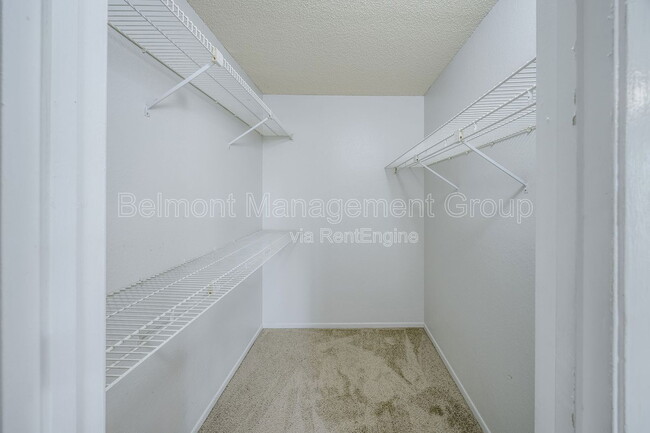 Building Photo - 974 Leeward Pl