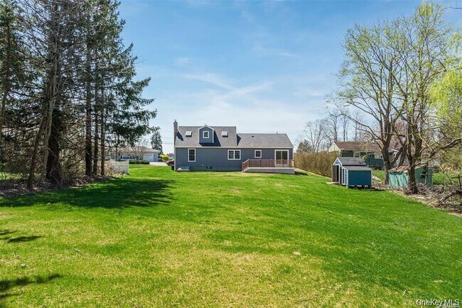 Building Photo - 970 Village Ln