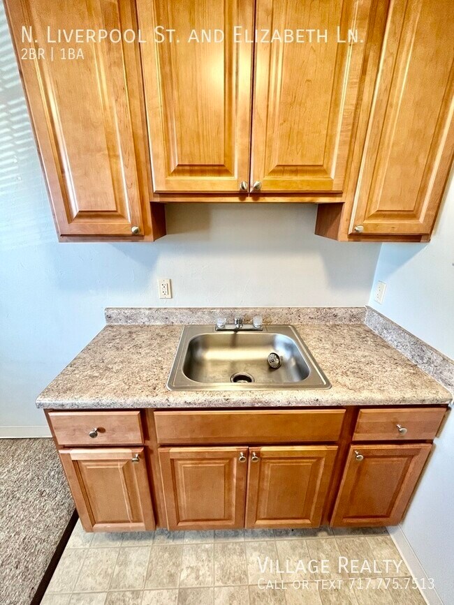 Building Photo - 75 N Liverpool St