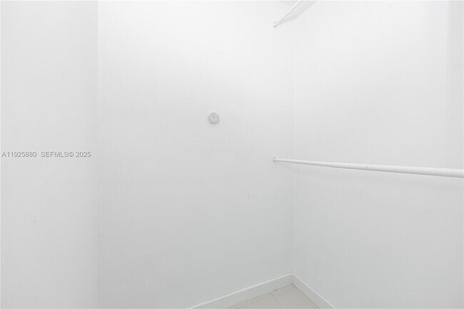 Building Photo - 6944 Byron Ave