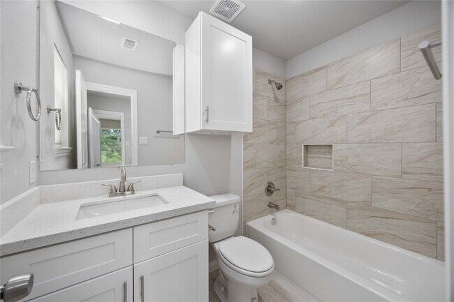 Building Photo - 7987 Chateau St