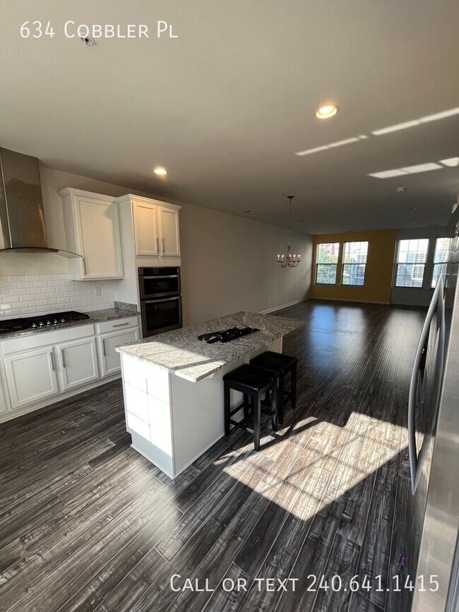 Building Photo - 634 Cobbler Pl