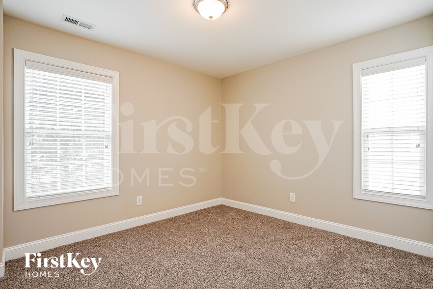 Building Photo - 1225 Old Bramble Ln