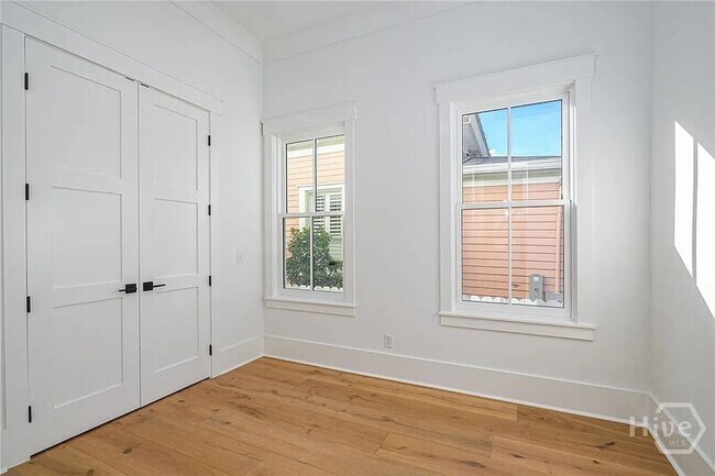 Building Photo - 312 W 38th St
