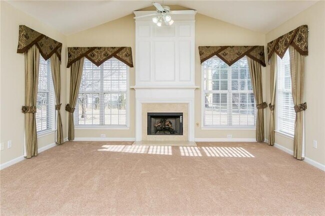 Building Photo - 4987 Rustic Canyon Dr