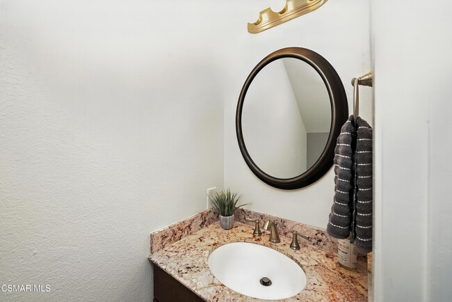 Building Photo - 28763 Conejo View Dr