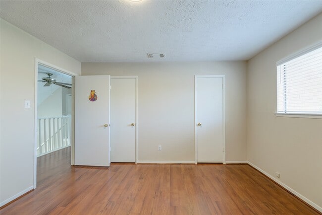 Building Photo - 2902 Field Line Dr