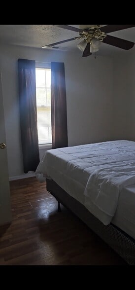 Building Photo - 442 Northwoods Dr