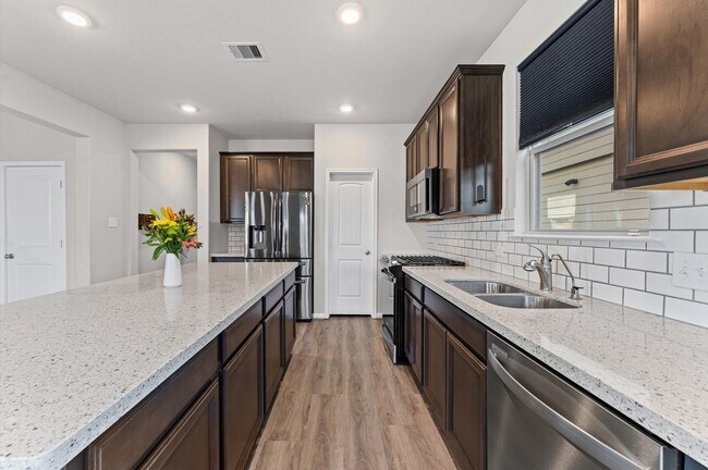 Building Photo - 5343 Marisol Cv Dr