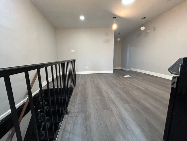 Building Photo - 1325 S 21st St