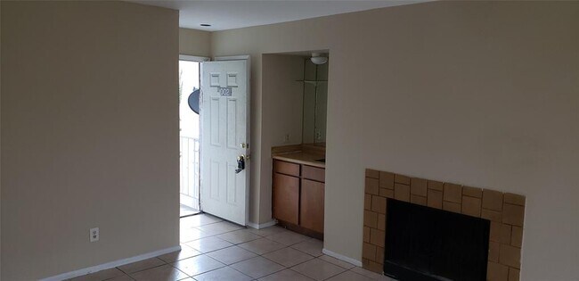 Building Photo - 6633 W Airport Blvd