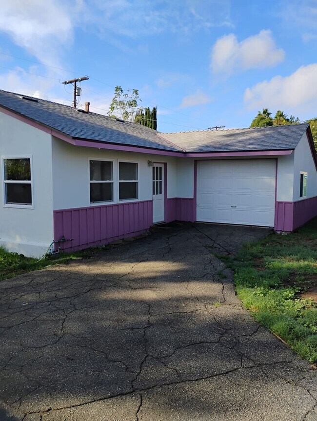 Building Photo - 18924-18934 Gault Street