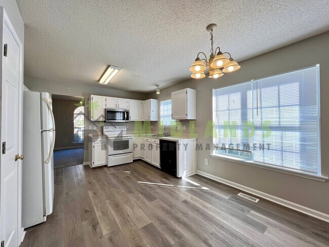 Building Photo - 5 Bridle Path Court