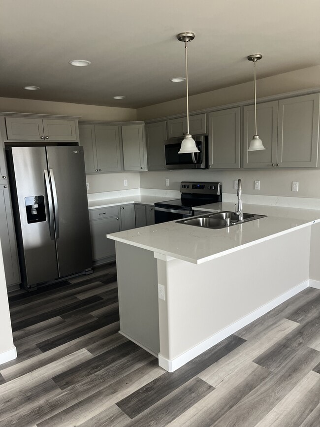 Building Photo - 610 Mead Ave