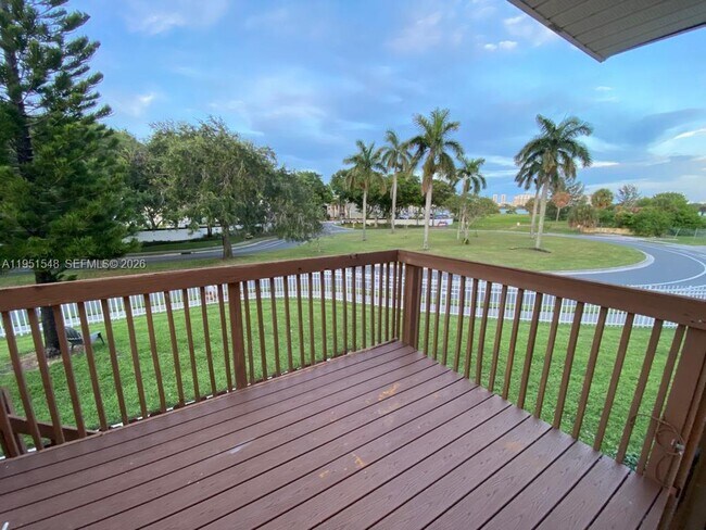 Building Photo - 629 Executive Center Dr