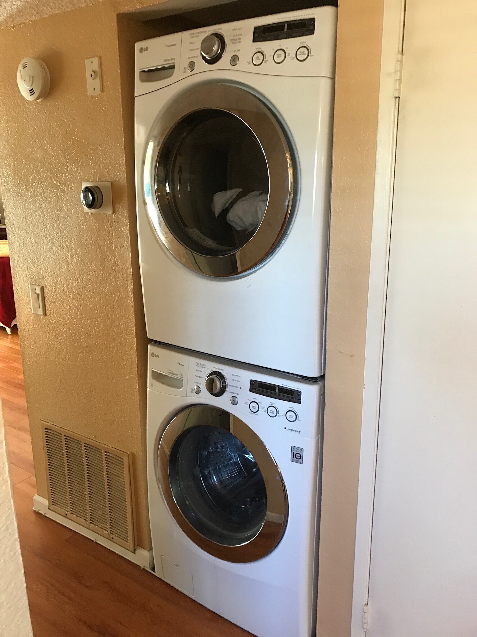washer/dryer in hall - 5706 Fair Ave
