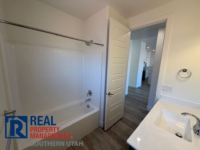 Building Photo - Brand New Home near Sand Hollow