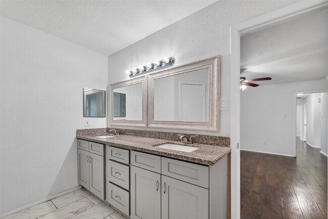 Building Photo - 1122 Woodbridge Ave