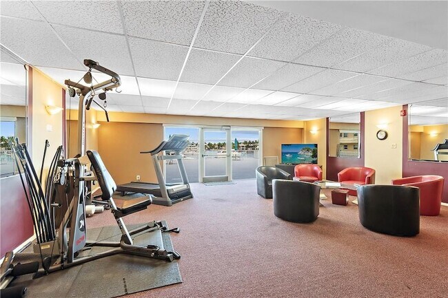 Building Photo - 95 N Birch Rd