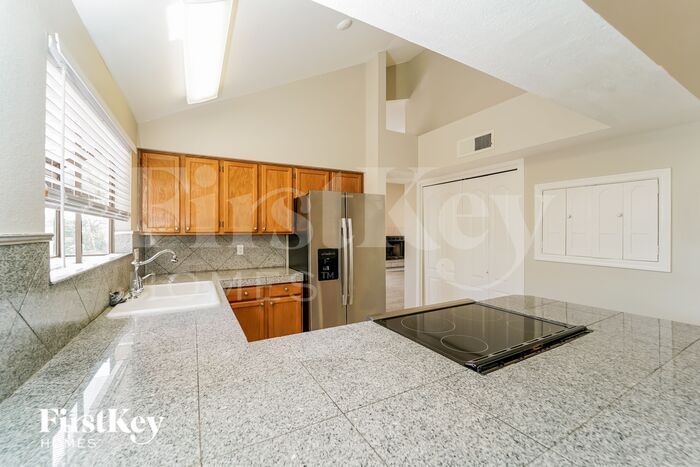 Building Photo - 2701 W Camino De La Joya