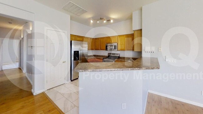 Building Photo - 525 N Miller Rd