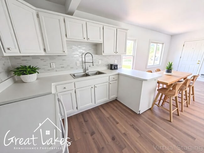 Building Photo - Stunning 2 Bedroom 2 Bathroom now availabl...