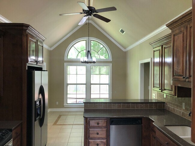 Building Photo - 472 Grand Oaks Dr