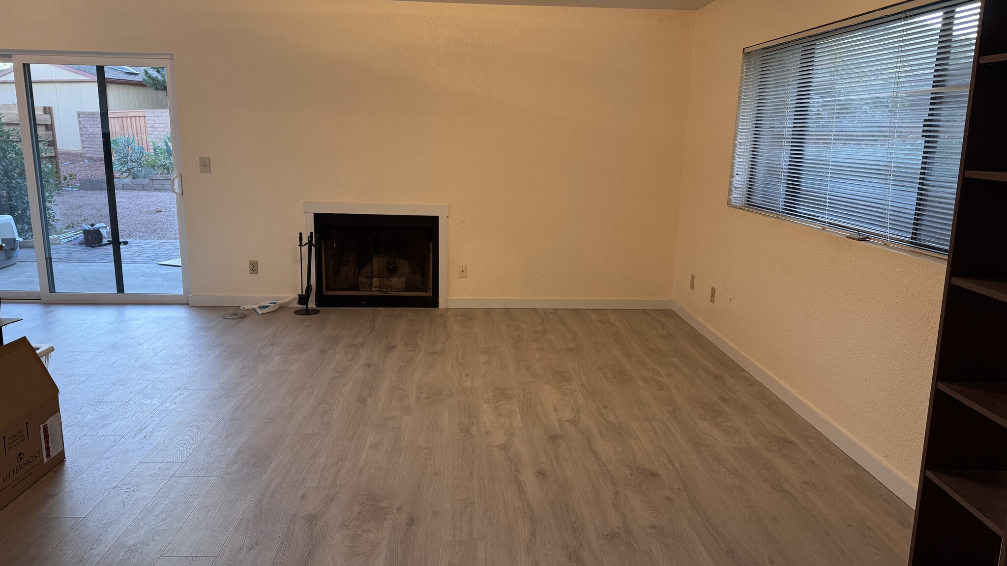 Building Photo - 160 Sugarloaf St