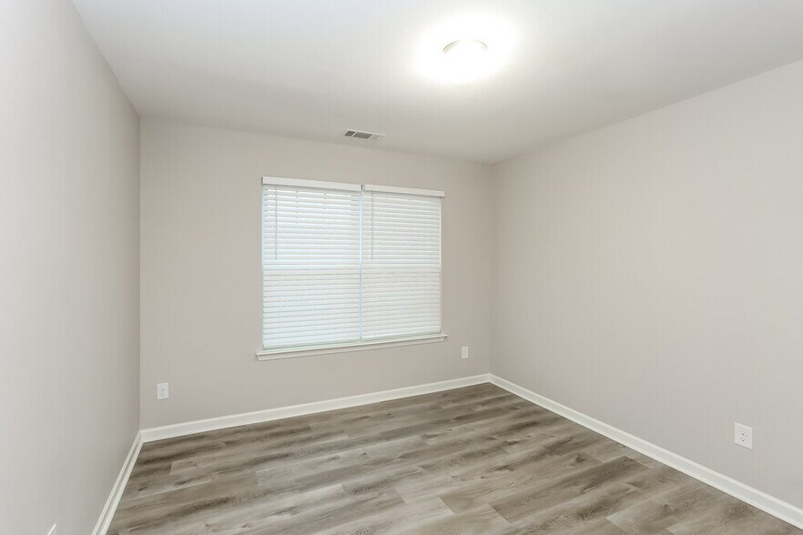 Building Photo - 3031 Crabapple Ln