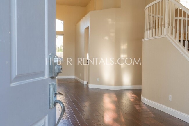 Building Photo - 422 Meyenberg Ave