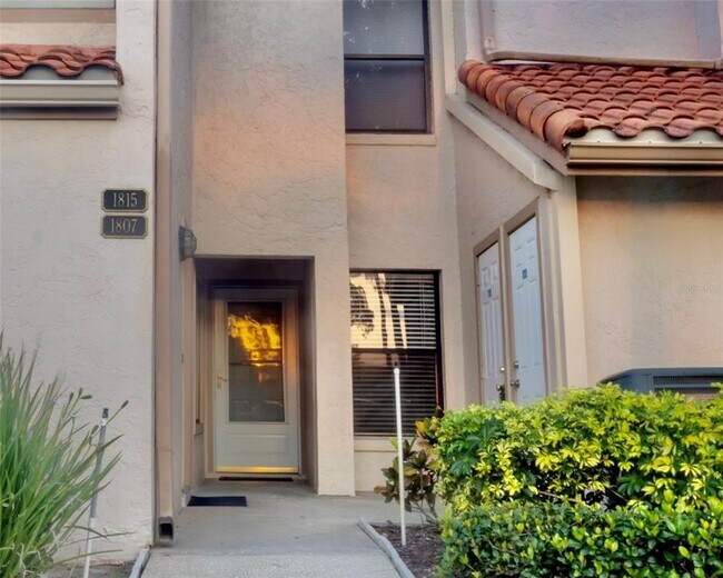 Building Photo - 1807 Garden Lake Dr