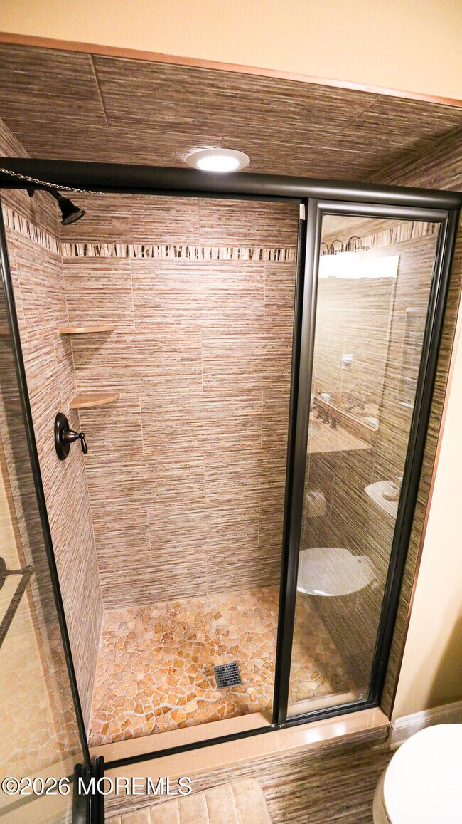 Building Photo - 315 Pitney Ave