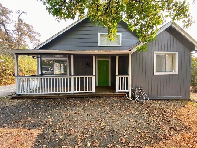 Primary Photo - 3761 Willamette St