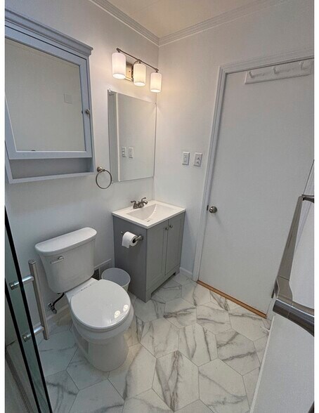 Newly renovated bath 2 - 8095 Monroe Blvd