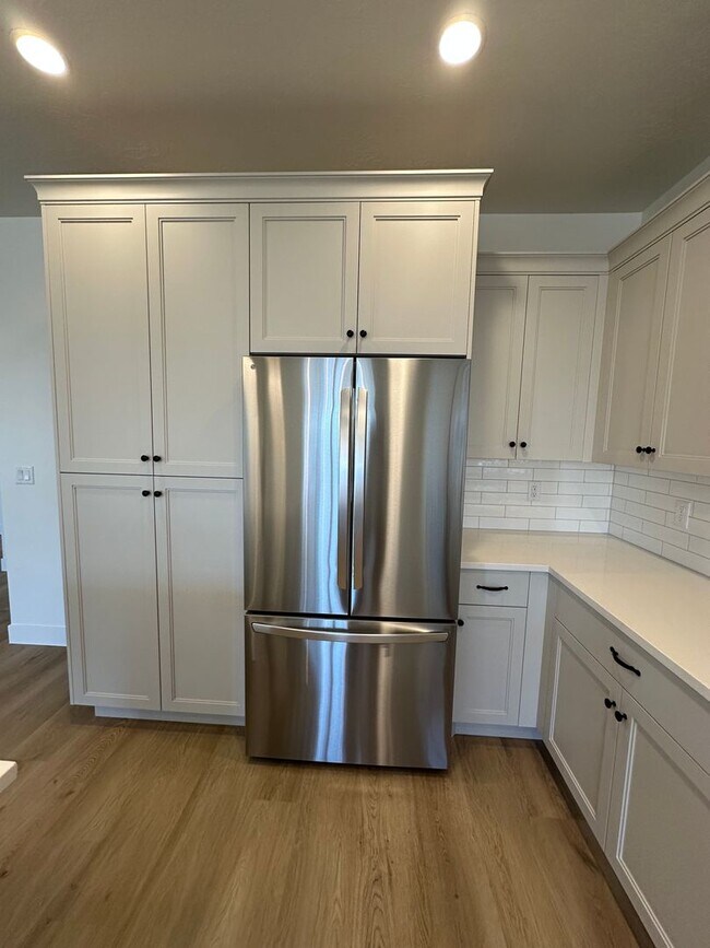 Building Photo - Desert Horizon!! BEAUTIFUL BRAND NEW 4 bed...