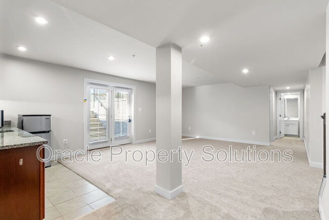 Building Photo - 2305 Wadlow Ln