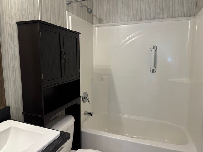 Building Photo - 48579 Leafdale Ct