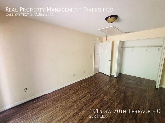 Building Photo - 1915 SW 70th Terrace