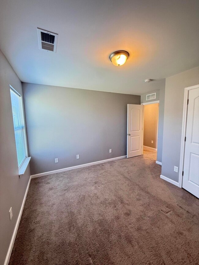 Building Photo - 110 Landry Ln