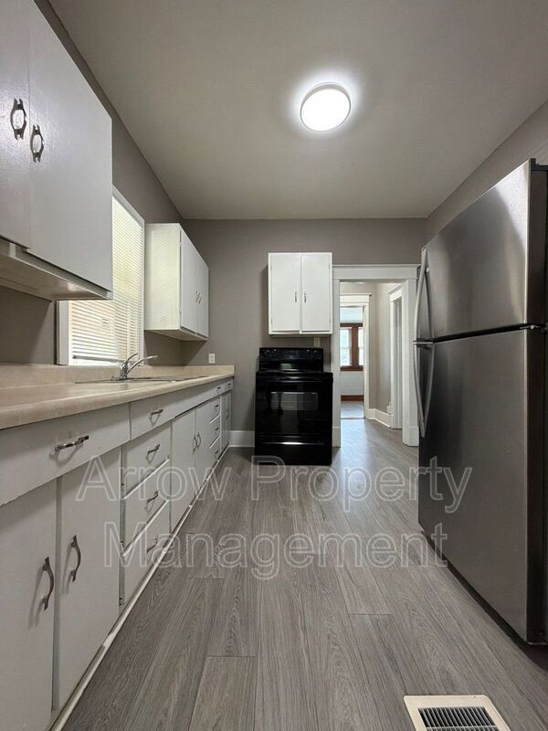 Building Photo - 2049 Worthington Ave
