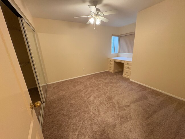 Building Photo - Beautiful Single-Story 3 Bedroom, 2 bath Home with Solar in Desirable East Highlands Ranch!