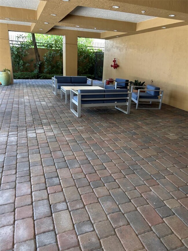 Building Photo - 3530 SW 22nd St