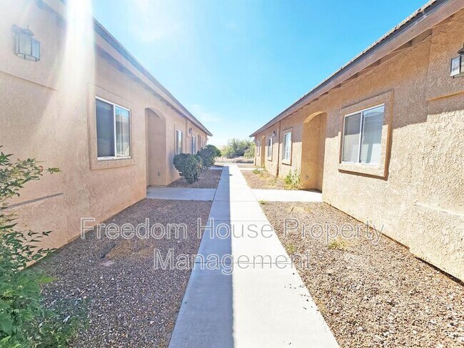 Building Photo - 1430 Star Rd