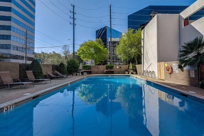 Building Photo - 5001 Woodway Dr